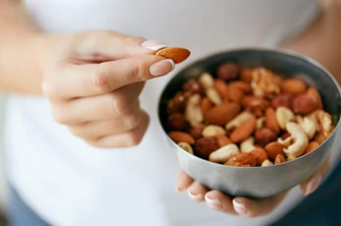 Аллергия на орехи может вызывать анафилактическую реакцию
