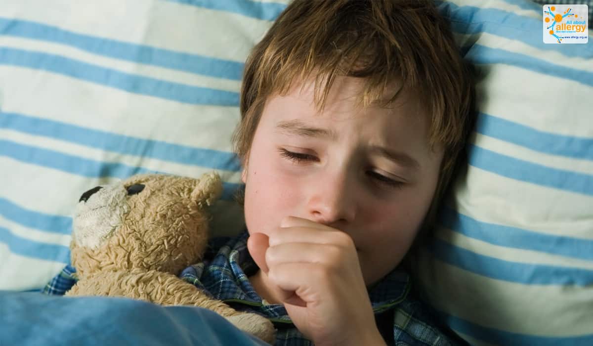 Ночной кашель не даёт спать. Как остановить приступ?